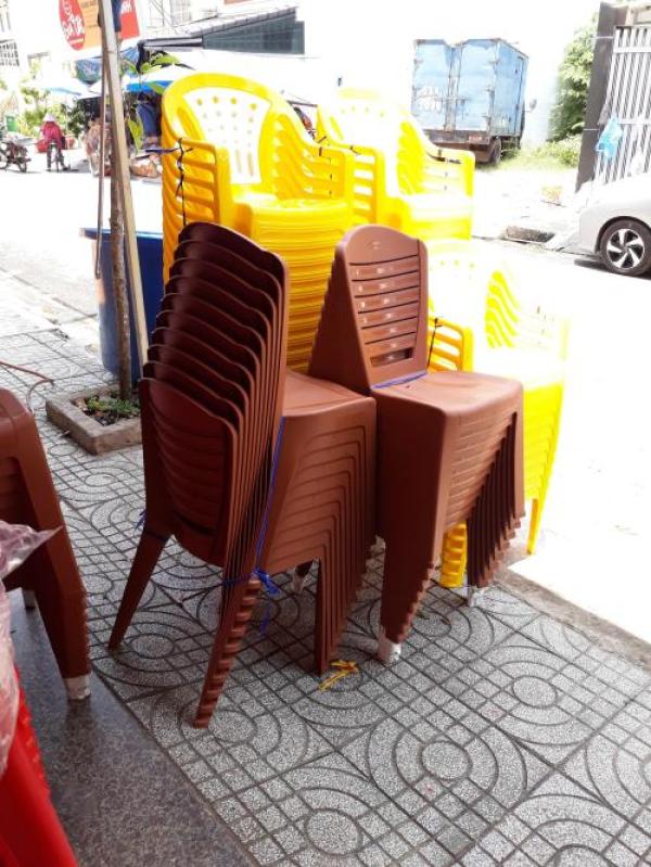Phân phối sỉ lẻ bàn ghế nhựa quán nhậu, ghế nhựa Việt Thành 094 779 7507 Lan