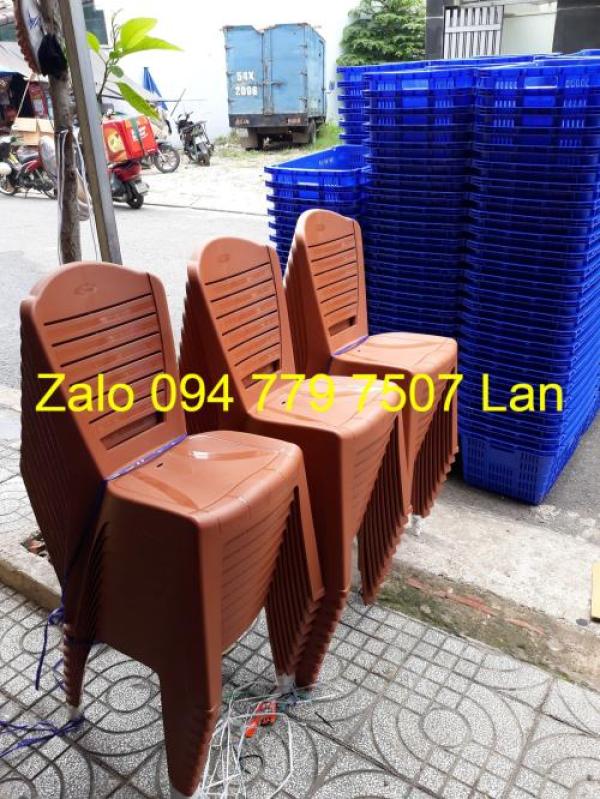 Phân phối sỉ lẻ bàn ghế quán ăn, ghế dựa cao nhựa Việt Thành tại quận gò vấp