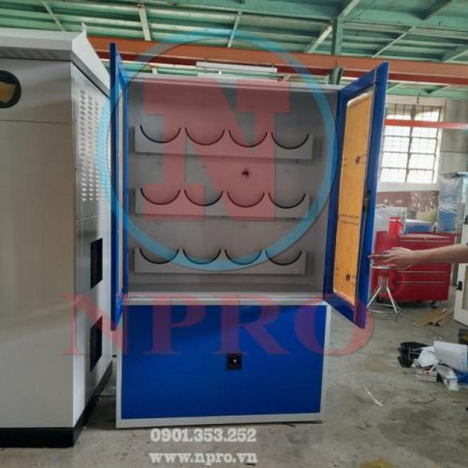 Tủ để nón và dày bảo hộ