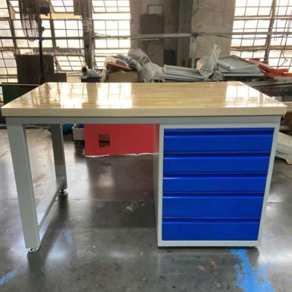 Bàn cơ khí KT: W1500xD750xH800mm Bàn cơ khí KT: W1500xD750xH800mm