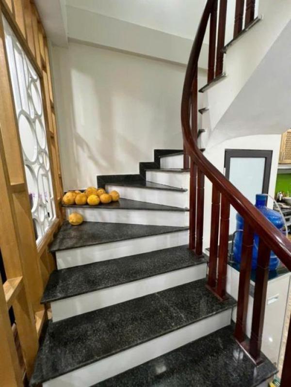 Bán nhà nguyễn đức cảnh 5 tầng dân xây ở ngay gần phố hoàng mai