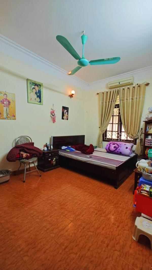 Bán tập thể mai động 3 tầng long lanh ở ngay 130M hoàng mai Bán tập thể mai động 3 tầng long lanh ở ngay 130M hoàng mai