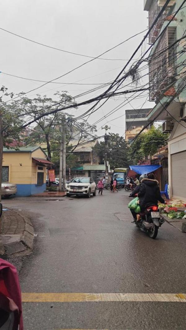 Bán tập thể mai động 3 tầng long lanh ở ngay 130M hoàng mai Bán tập thể mai động 3 tầng long lanh ở ngay 130M hoàng mai