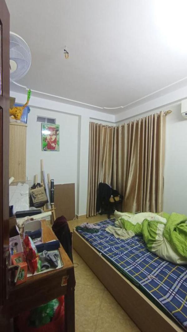 Bán nhà trần khát chân 5 tầng long lanh cách phố 80M hai bà trưng