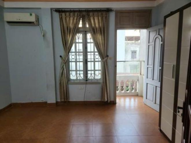 Ngõ 179 đường hoàng mai bán nhà 4 tầng dân xây lô góc 20M ô tô tránh