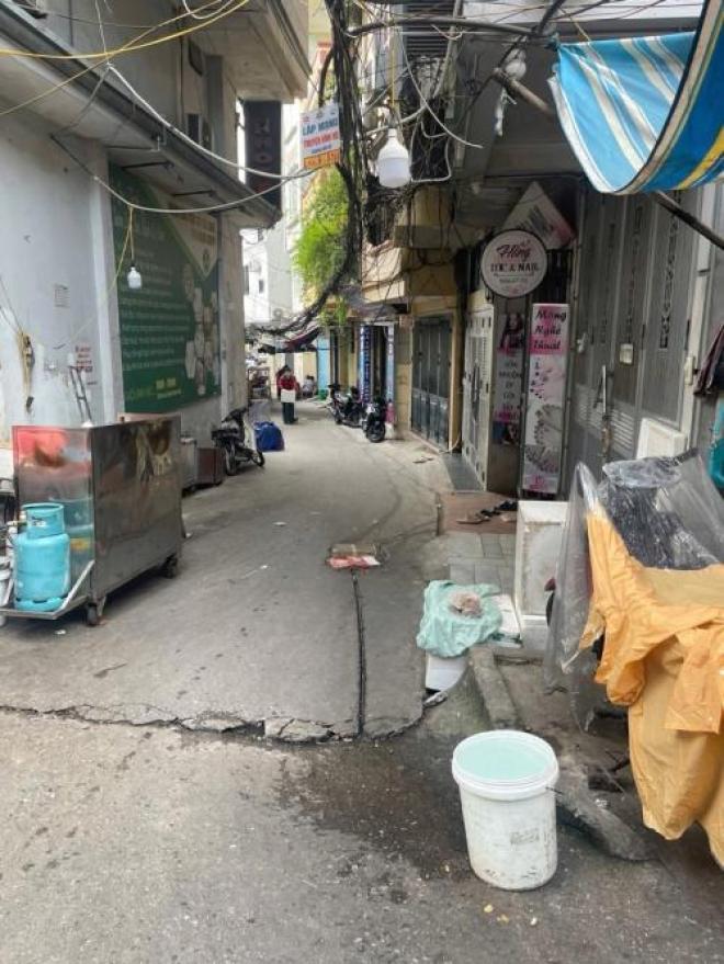 Bán 764M trần khát chân tặng nhà 10M ra ô tô hai bà trưng