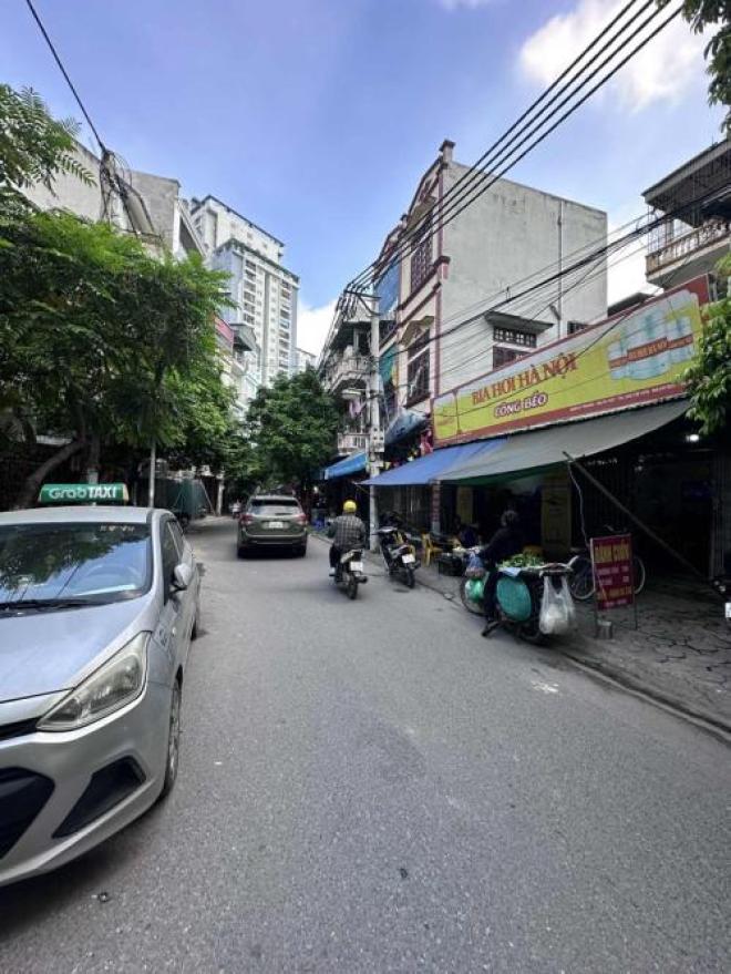 Siêu hiếm bán đất mặt phố 15 gốc đề 83M hoàng mai Siêu hiếm bán đất mặt phố 15 gốc đề 83M hoàng mai
