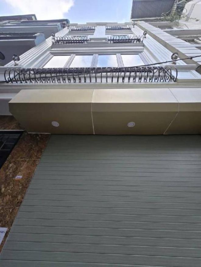 Bán nhà trần khát chân 5 tầng thang máy long lanh hai bà trưng Bán nhà trần khát chân 5 tầng thang máy long lanh hai bà trưng