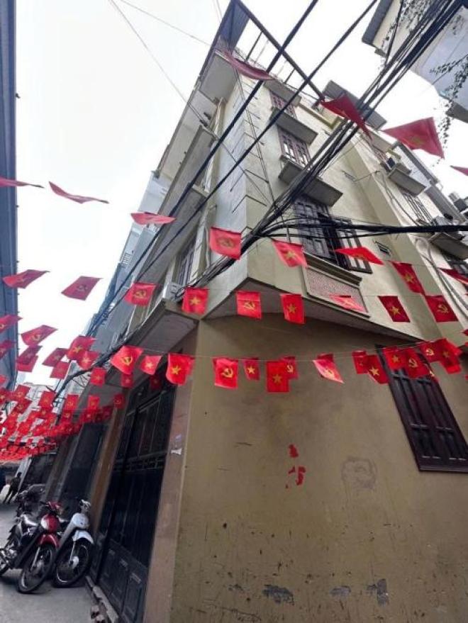 Bán nhà lãng yên trần khát chân 5 tầng lô góc VF3 đỗ cửa 1 nhà ra phố hai bà trưng