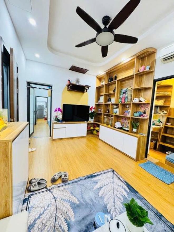 Bán nhà tập thể minh khai tầng 2 long lanh 60M ở ngay hai bà trưng