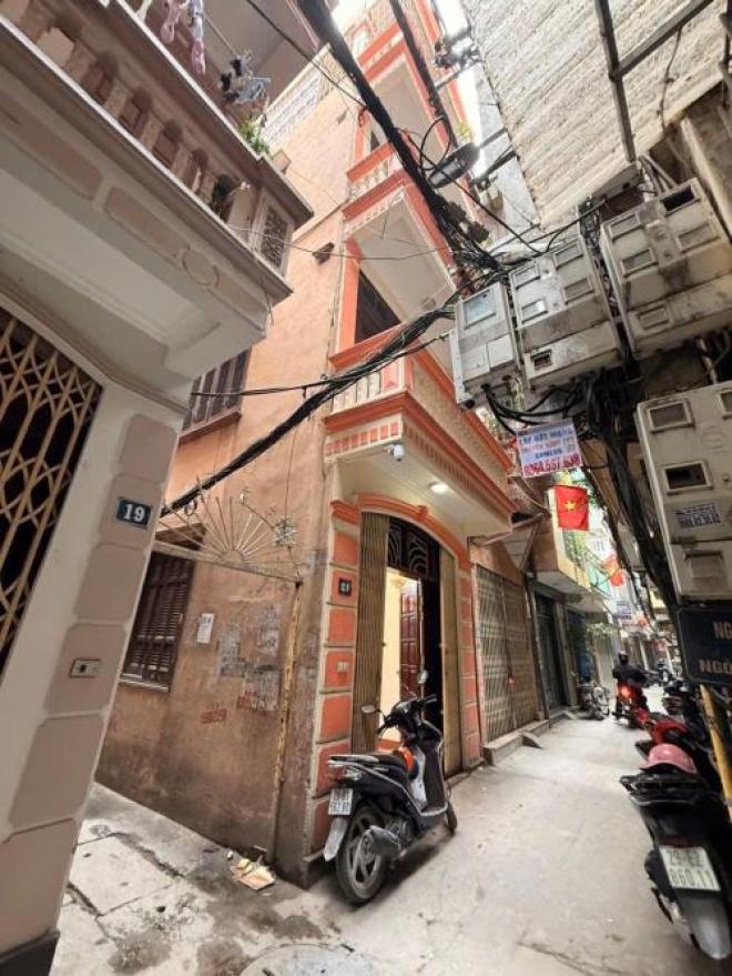 Siêu hiếm bán nhà đại la 4 tầng dân xây lô góc VF3 thông kinh doanh hai bà trưng