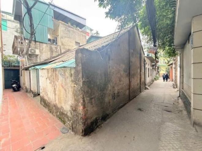 Gốc đề bán 95M tặng nhà lô góc ô tô cách 50M hoàng mai Gốc đề bán 95M tặng nhà lô góc ô tô cách 50M hoàng mai