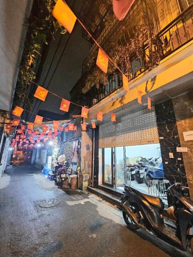 Tân mai bán nhà 5 tầng long lanh dân xây ô tô thông kinh doanh hoàng mai Tân mai bán nhà 5 tầng long lanh dân xây ô tô thông kinh doanh hoàng mai