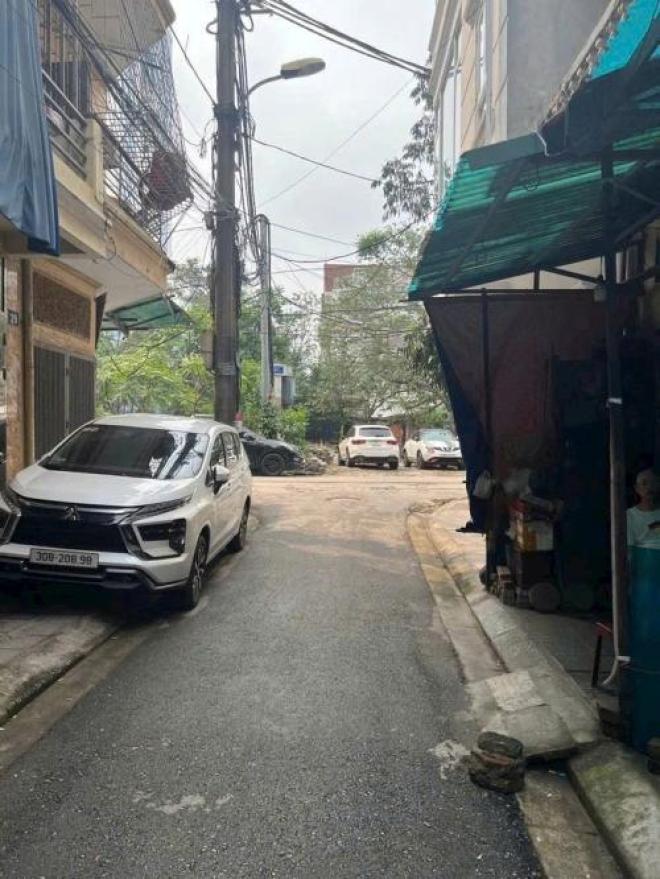 Bán 50M tam trinh tặng nhà phân lô ô tô dừng đỗ kinh doanh hoàng mai