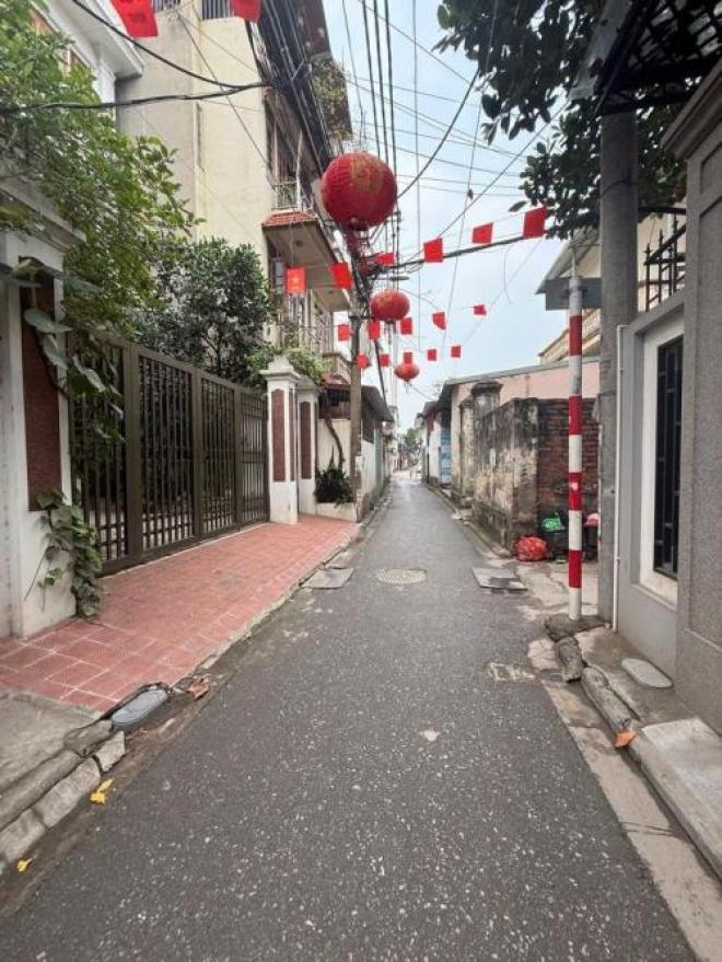 Bán đất tư đình 70M lô góc ô tô thông long biên Bán đất tư đình 70M lô góc ô tô thông long biên