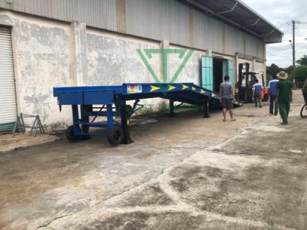 Cầu Dốc Xe Nâng Cầu Dốc Xe Nâng