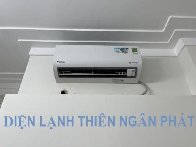 Máy lạnh treo tường Daikin Inverter 3 HP FTKF71ZVMV/RKF71ZVMV